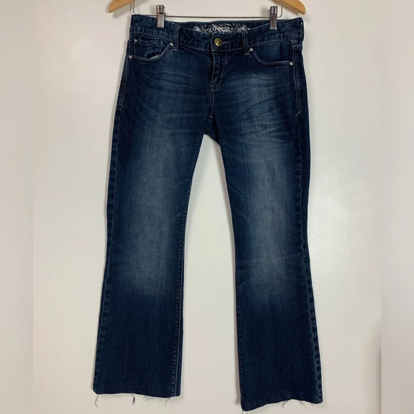 Express Jeans Women’s Low Rise Stella Boot Cut  Size 8R Distressed - Picture 1 of 14
